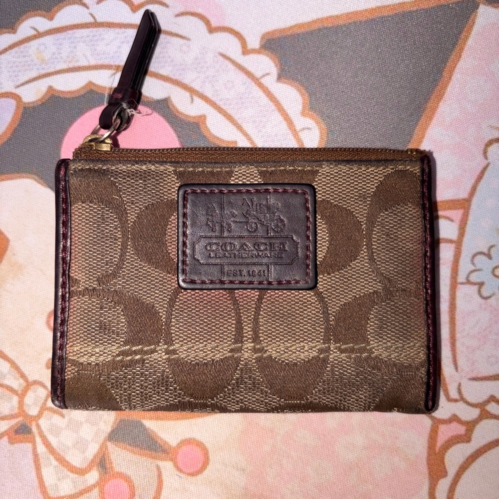 Coach Monogram Key/card holder (Rehab) 🤎